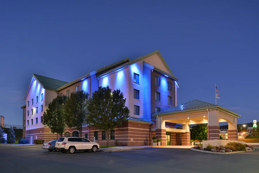 Holiday Inn Express Breezewood by IHG hotel detail image 6