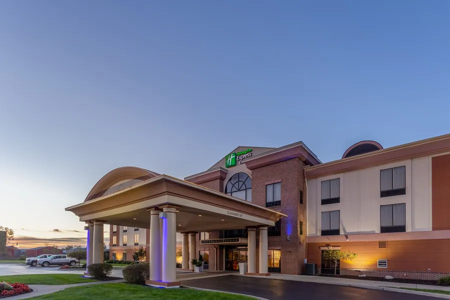 Holiday Inn Express Hotel & Suites Bowling Green by IHG hotel detail image 2