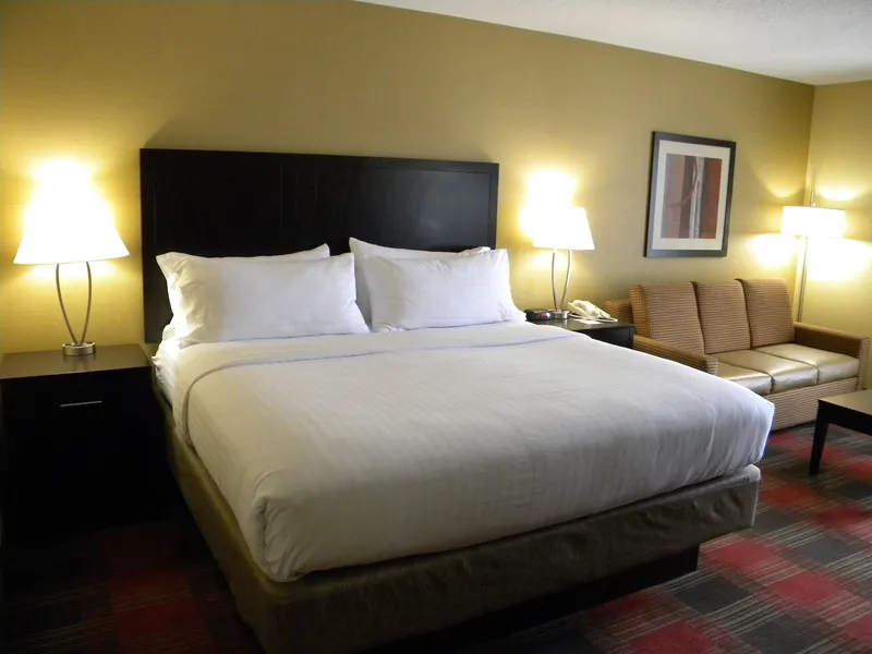Holiday Inn Express Hotel & Suites Bowling Green by IHG hotel detail image 6