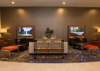 DoubleTree by Hilton Dayton Fairborn hotel thumbnail 3