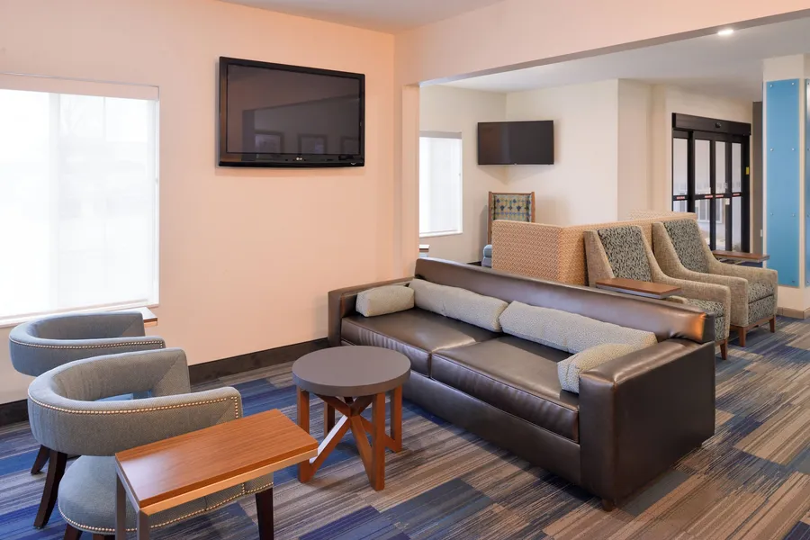 Holiday Inn Express & Suites Sioux Falls At Empire Mall by IHG hotel detail image 6