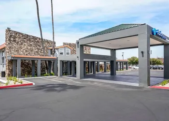 Clarion Pointe Fresno near Yosemite hotel thumbnail 2
