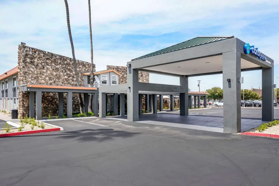 Clarion Pointe Fresno near Yosemite hotel detail image 2