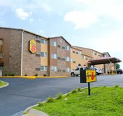 Super 8 by Wyndham Kansas City hotel detail image 4