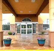 Super 8 by Wyndham Kansas City hotel detail image 7