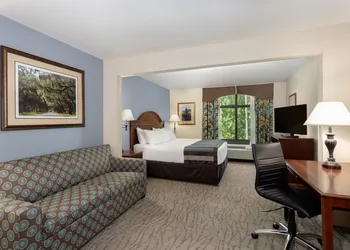 Wingate by Wyndham Charleston University Boulevard hotel thumbnail 5