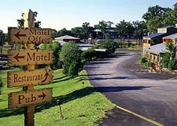 Outback Roadhouse Motel & Suites Branson hotel thumbnail 3