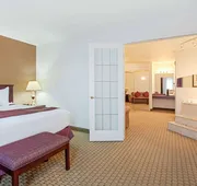 Ramada by Wyndham Red Deer Hotel and Suites hotel detail image 7