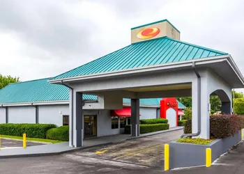 Econo Lodge - Oxmoor hotel thumbnail 2