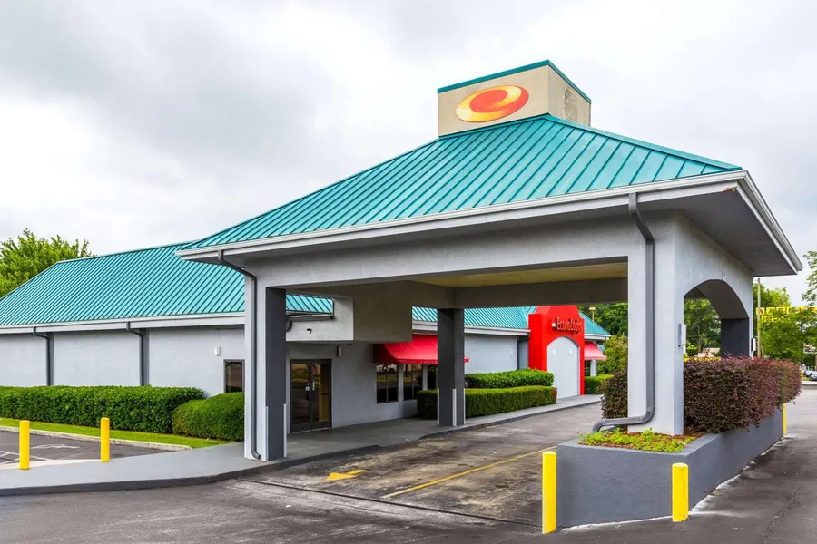 Econo Lodge - Oxmoor hotel detail image 2
