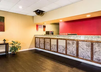 Econo Lodge - Oxmoor hotel thumbnail 6