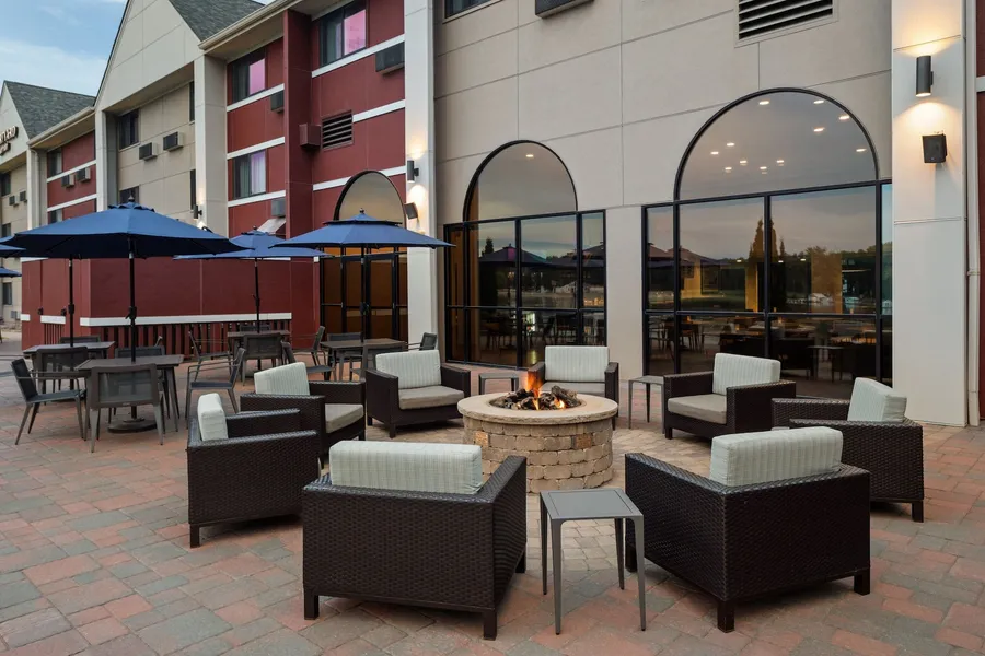 Courtyard by Marriott La Crosse hotel detail image 6