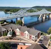 Courtyard by Marriott La Crosse hotel detail image 7