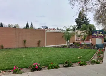 Tri Valley Inn & Suites hotel thumbnail 2