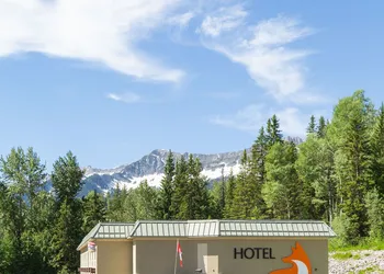 Fernie Fox Hotel hotel thumbnail 3