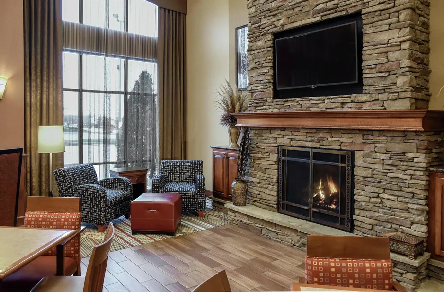 Hampton Inn & Suites Youngstown-Canfield hotel detail image 2