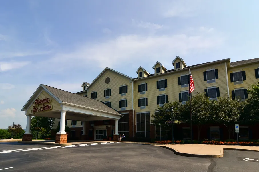 Hampton Inn & Suites State College at Williamsburg Square hotel detail image 2