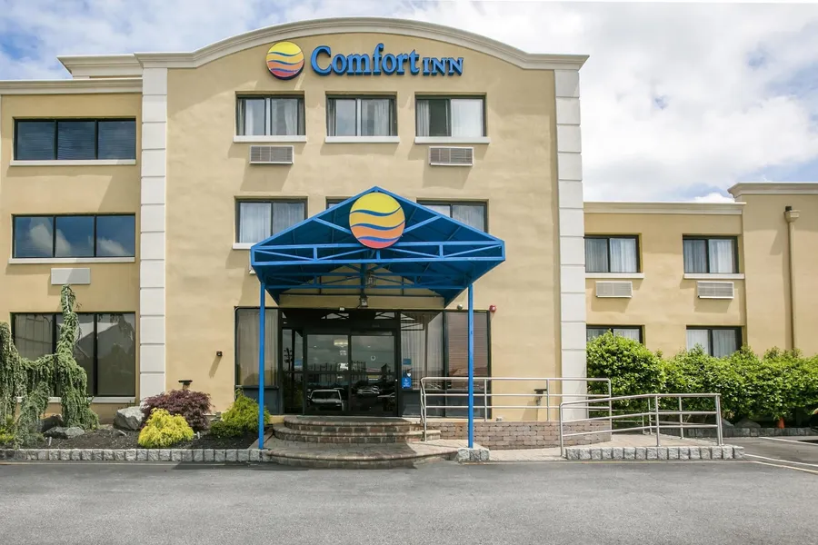 Comfort Inn Edgewater on Hudson River hotel detail image 2