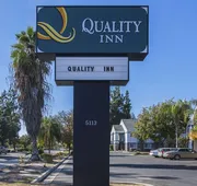 Quality Inn Fresno Yosemite Airport hotel detail image 3
