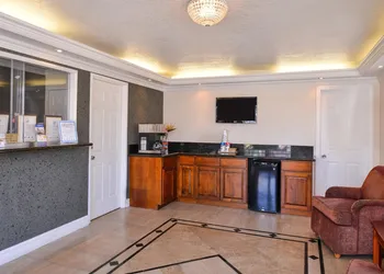 Americas Best Value Inn & Suites San Bernardino hotel thumbnail 4