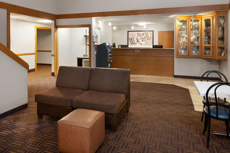 Super 8 by Wyndham Green Bay Near Stadium hotel detail image 6