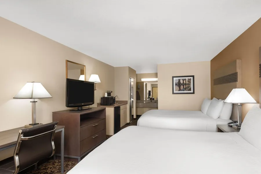 Hawthorn Suites by Wyndham Napa Valley hotel detail image 6