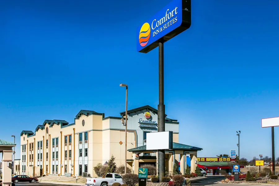 Comfort Inn & Suites Springfield I-44 hotel detail image 2
