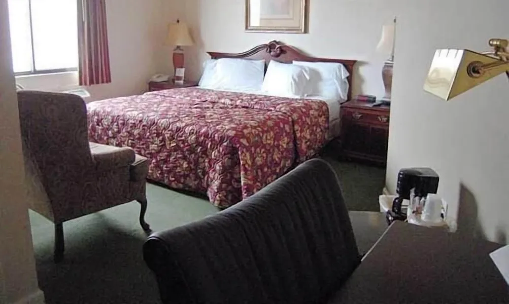 Colonie inn and Suites hotel detail image 6