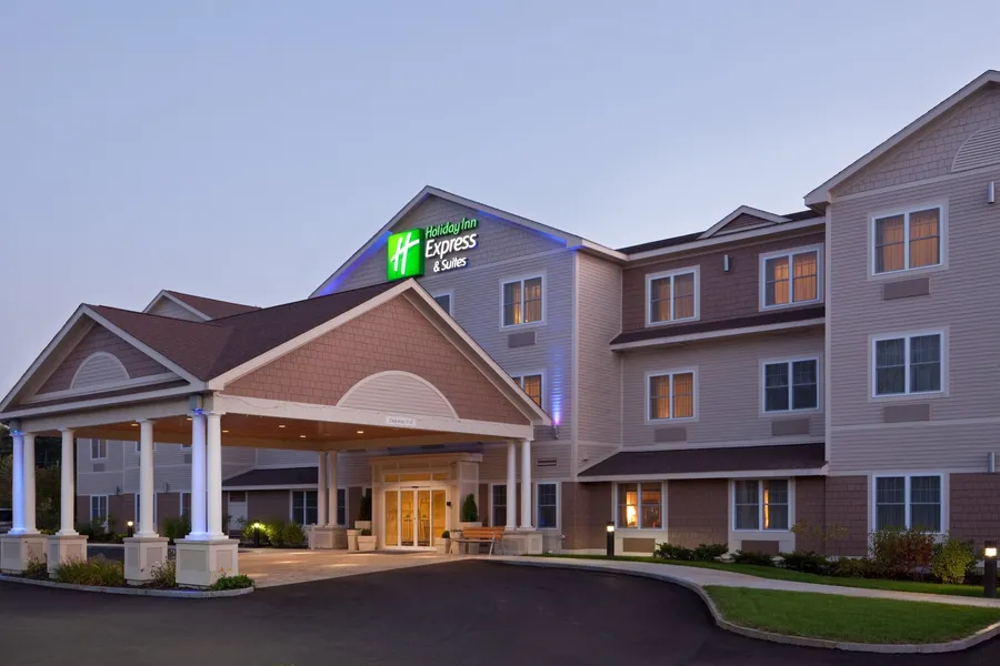 Holiday Inn Express Hotel & Suites Tilton - Lakes Region by IHG hotel detail image 2