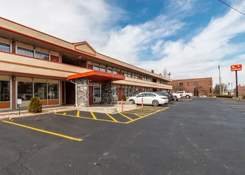 Econo Lodge Zanesville Downtown hotel thumbnail 2