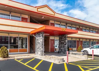 Econo Lodge Zanesville Downtown hotel thumbnail 5