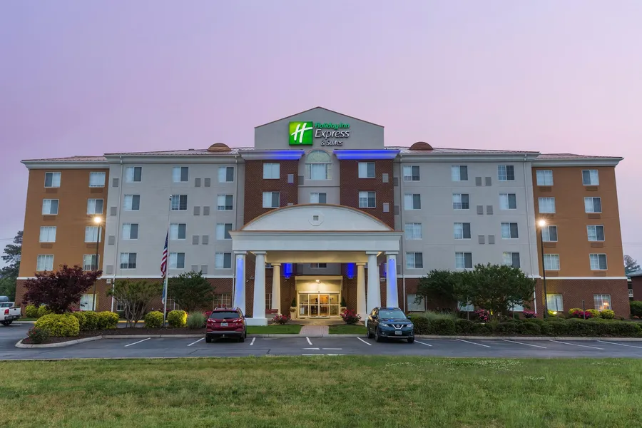Holiday Inn Express and Suites - Petersburg - Fort Lee by IHG hotel detail image 2