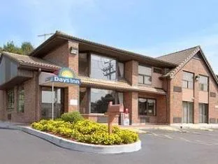 Days Inn by Wyndham New Haven hotel thumbnail 8