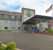 Holiday Inn Express & Suites Omaha - 120th and Maple by IHG hotel detail image 5
