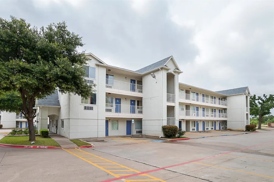 Motel 6 Grand Prairie, TX - Near Six Flags Drive hotel detail image 2