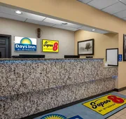 Super 8 by Wyndham Perrysburg/Toledo hotel detail image 4