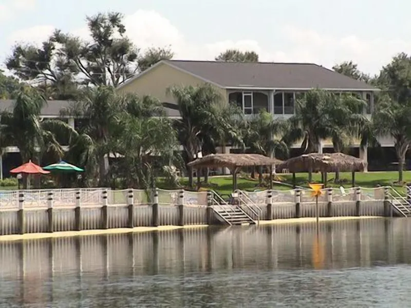 Lake Roy Beach Inn hotel detail image 2