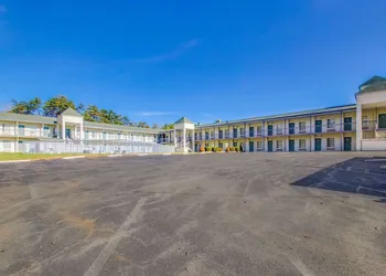 Econo Lodge Corbin hotel thumbnail 2