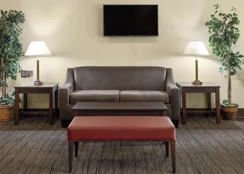 Days Inn by Wyndham Pottstown hotel thumbnail 2
