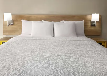 Days Inn by Wyndham Pottstown hotel thumbnail 8