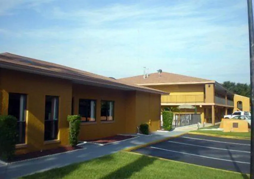 Quality Inn near Blue Spring hotel detail image 2
