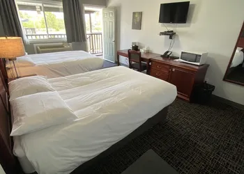 Bavarian Inn hotel thumbnail 5