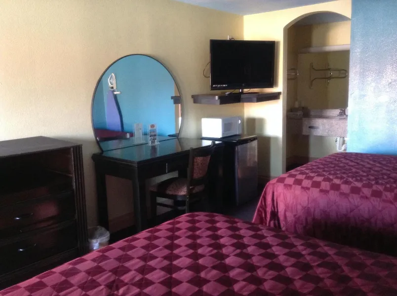 Luxury Inn and Suites Seaworld Lackland hotel detail image 2