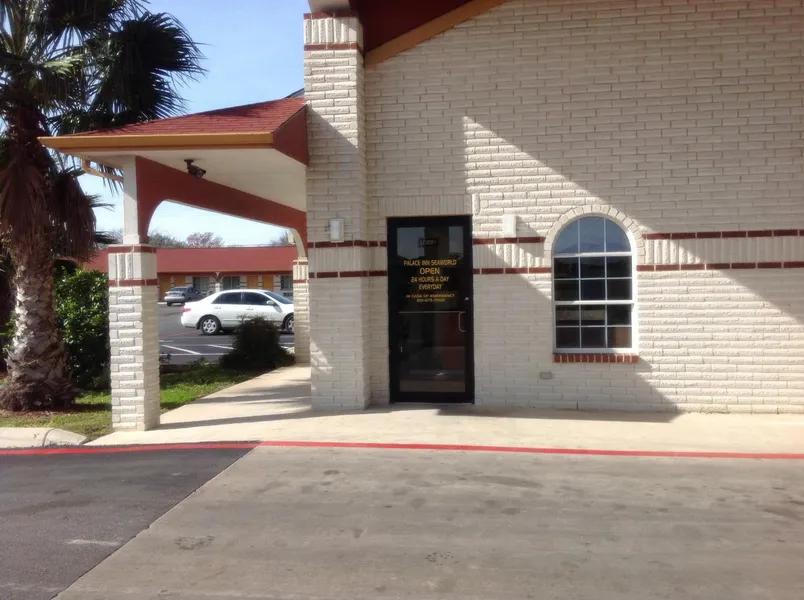 Luxury Inn and Suites Seaworld Lackland hotel detail image 6