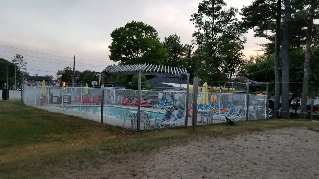 Wasaga Beach Inn And Cottages hotel detail image 2