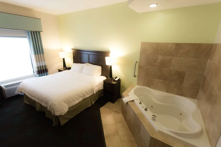 Hampton Inn & Suites Middlebury hotel detail image 6