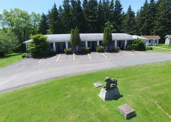 The Lionstone Inn Motel and Cottages hotel thumbnail 2