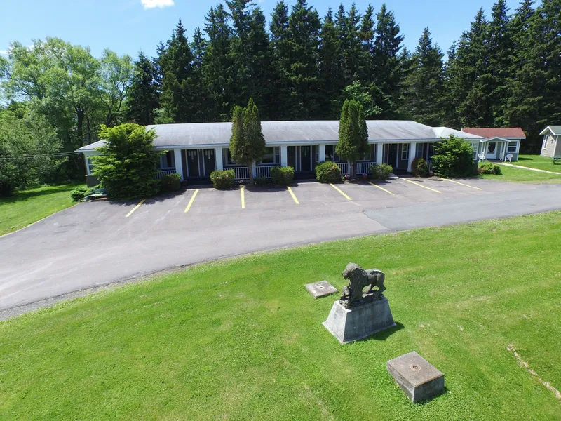 The Lionstone Inn Motel and Cottages hotel detail image 2