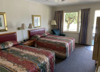 The Lionstone Inn Motel and Cottages hotel thumbnail 7