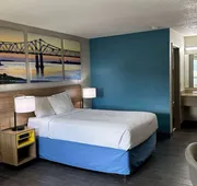 Days Inn by Wyndham Columbia NE Fort Jackson hotel detail image 3